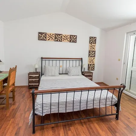 Panorama Apartment *